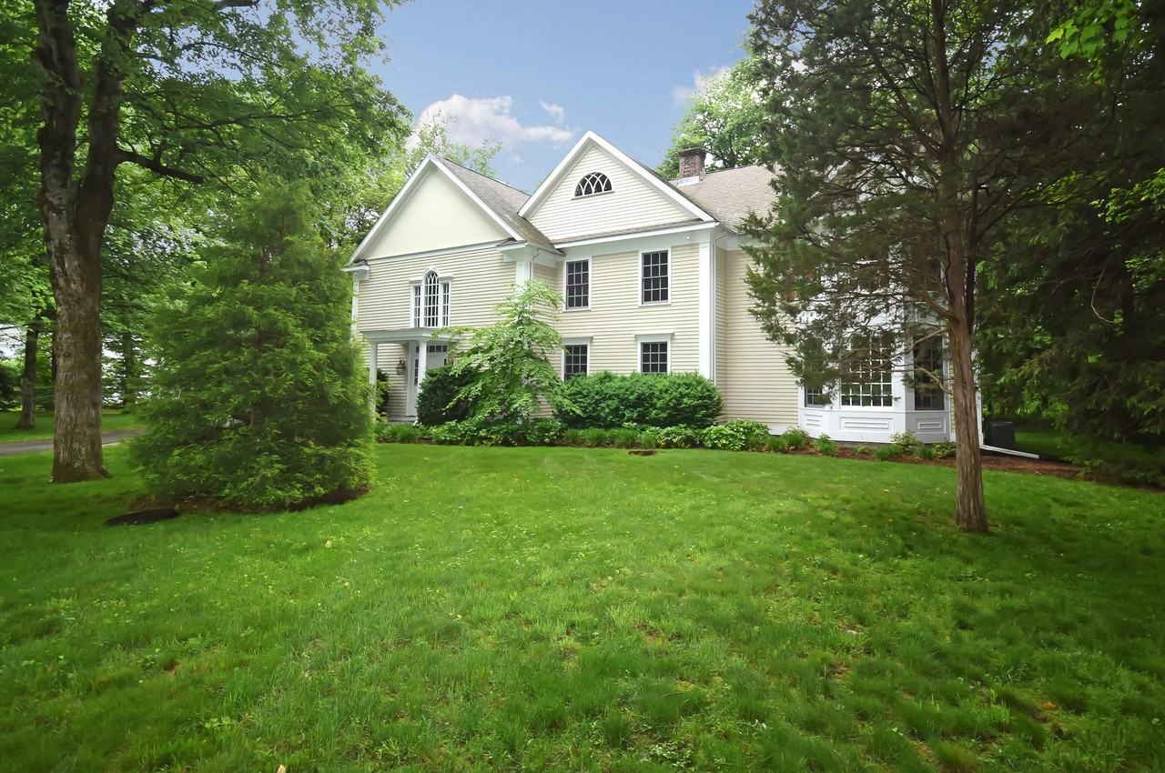 102 Kettle Creek Rd - Photo 2 of 25