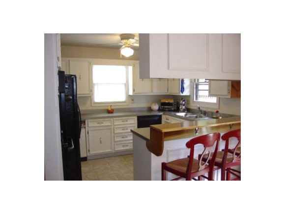 159 Georgia St - Photo 3 of 22