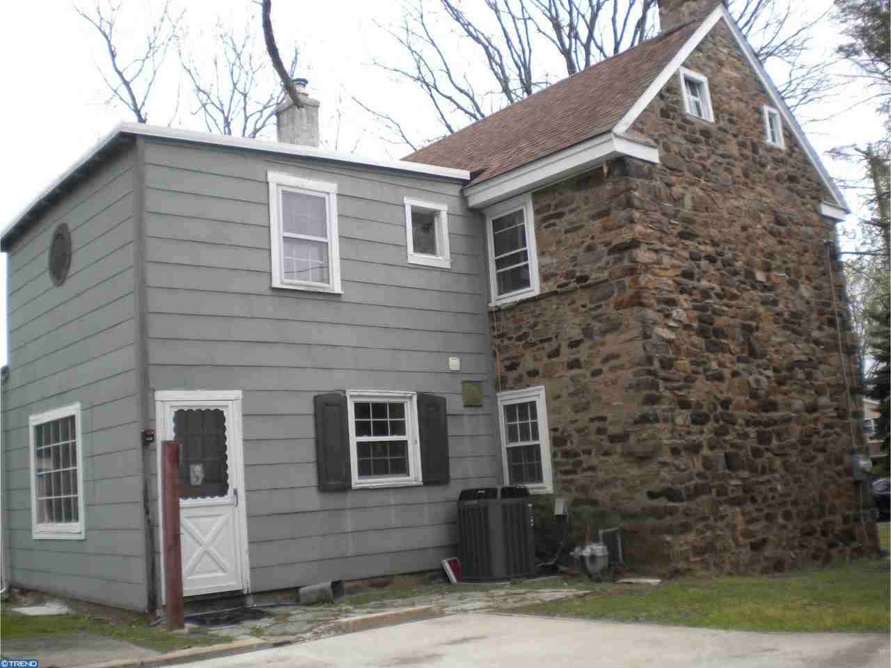 1738 Bridgetown Pike - Photo 3 of 36