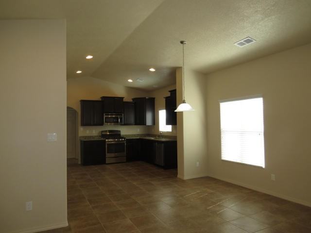 2312 Penn Ave SE - Photo 3 of 11