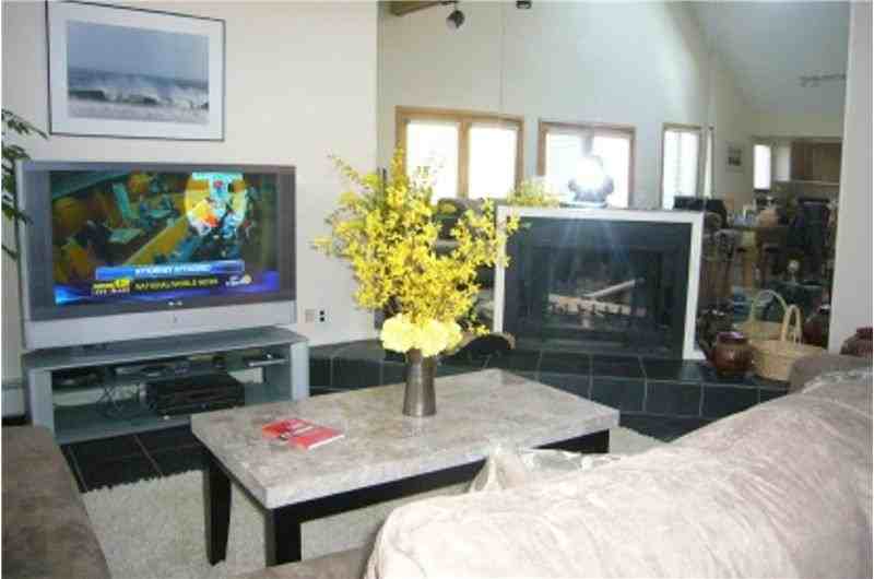 53 Bridle Path - Photo 2 of 7
