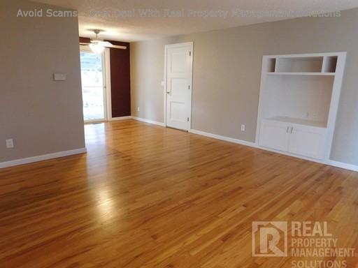 9035 SE 42nd Ave - Photo 2 of 16