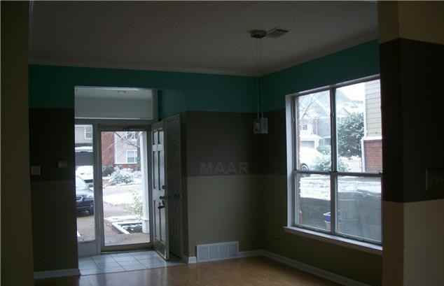 733 Walnut Woods Cove N - Photo 2 of 9