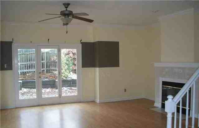 733 Walnut Woods Cove N - Photo 3 of 9