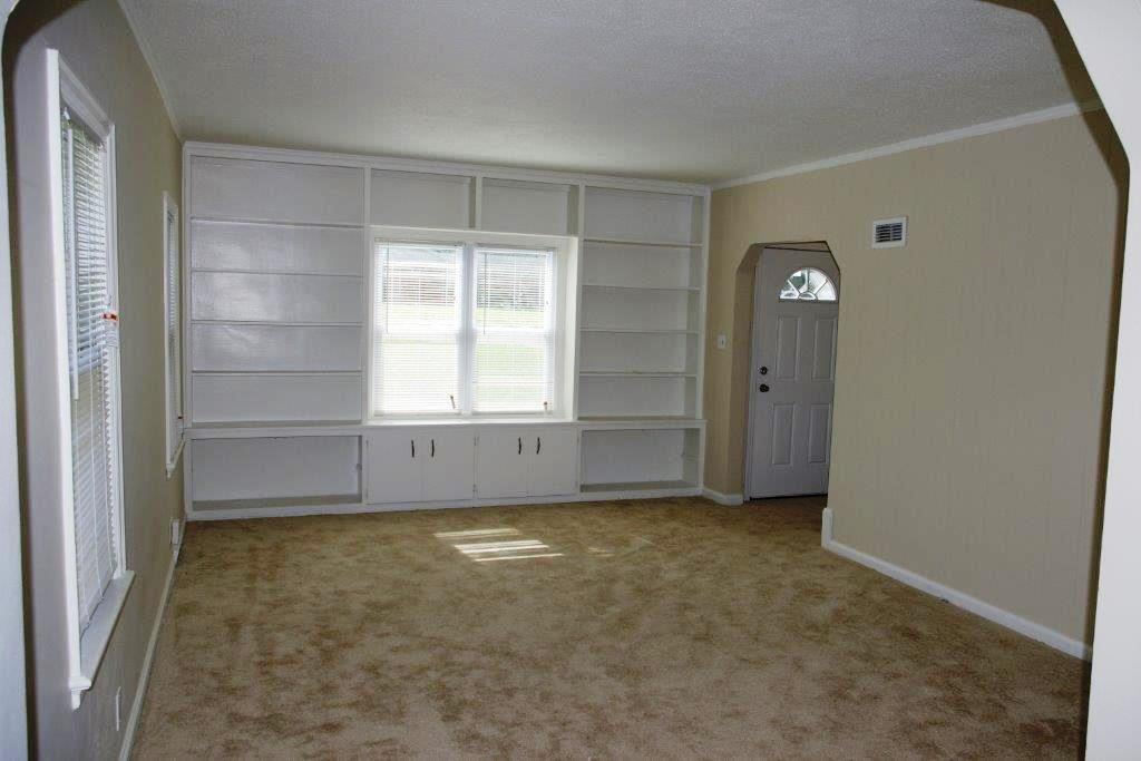 1017 63rd St - Photo 3 of 25