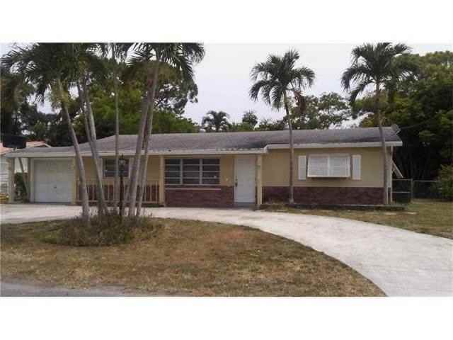 1174 Southwest 28th Avenue - Photo 2 of 5