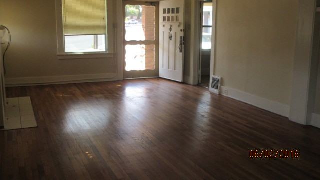 2900 Grant Ave - Photo 3 of 17