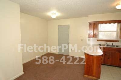 209 Greencrest Dr - Photo 2 of 9