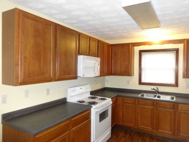 4120 Coury Ln - Photo 3 of 13