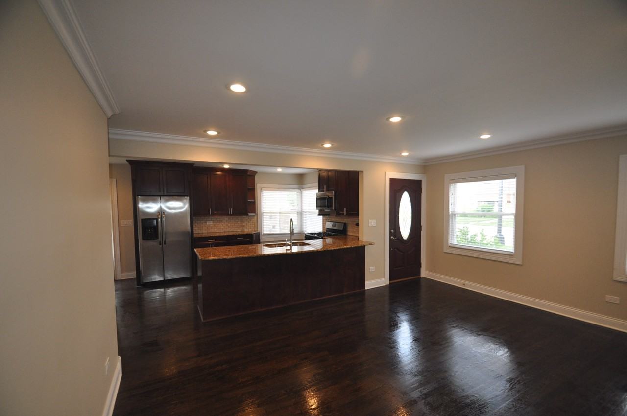 5851 S Austin Ave - Photo 2 of 8