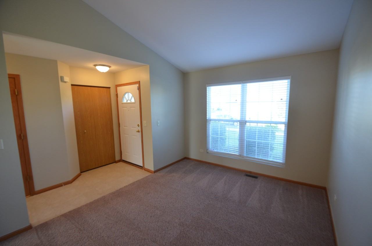 1802 Westbrook Dr - Photo 3 of 22