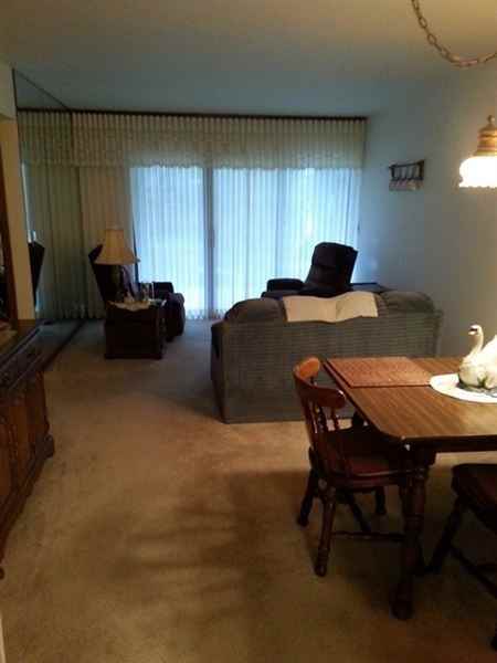 44 Royal Court - Photo 3 of 10