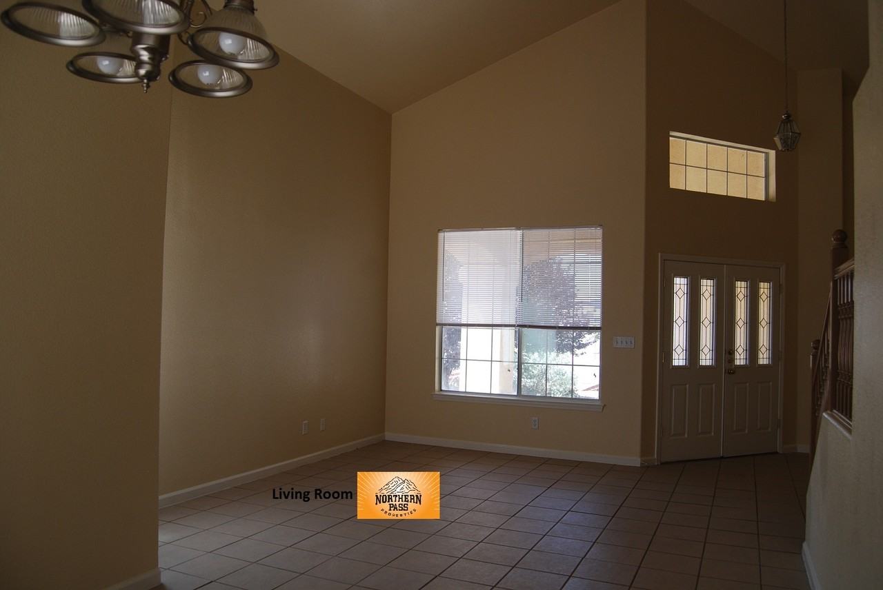 800 La Florida Drive - Photo 2 of 25