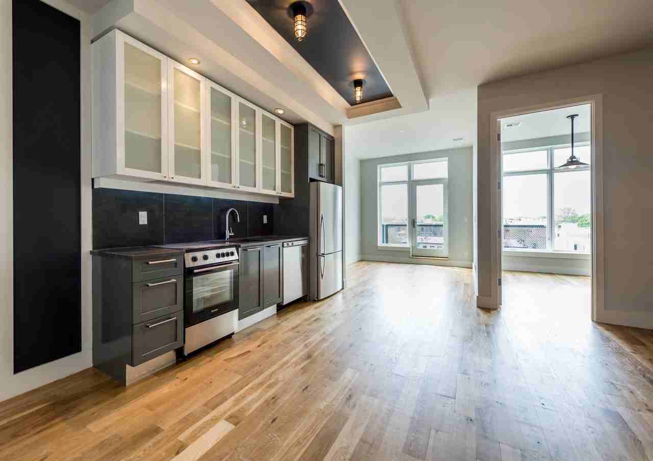 Dekalb Ave & Tompkins Ave #10929