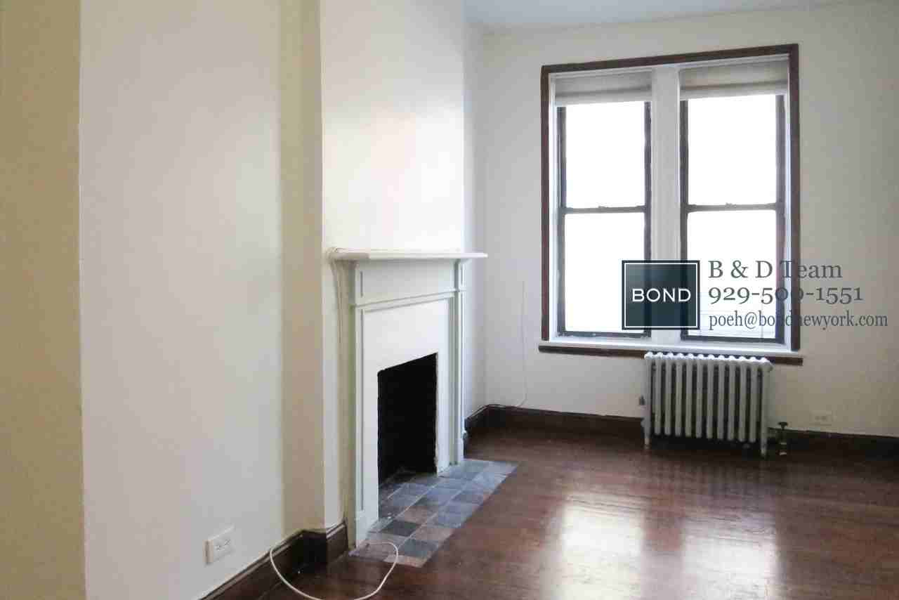 7th Ave & W 20th St #STU