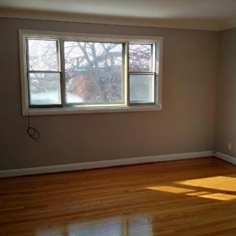 1689 Edge Hill Pl - Photo 2 of 6