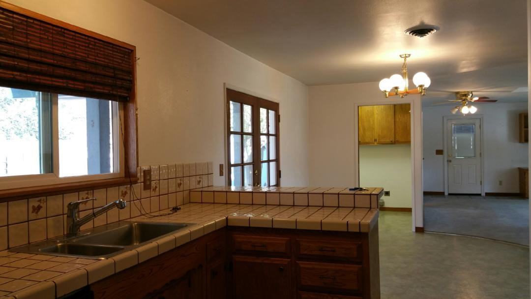 18940 Drake Rd - Photo 3 of 8