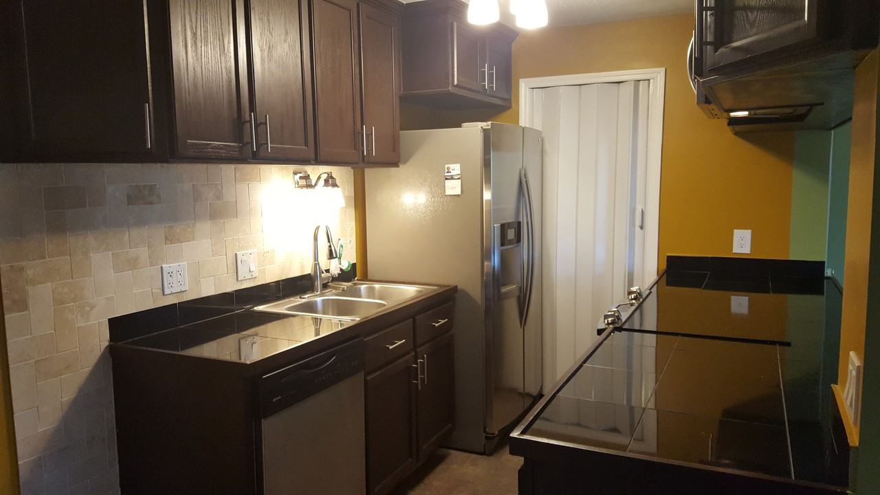 1211 Mangrove Ln #5 - Photo 3 of 9