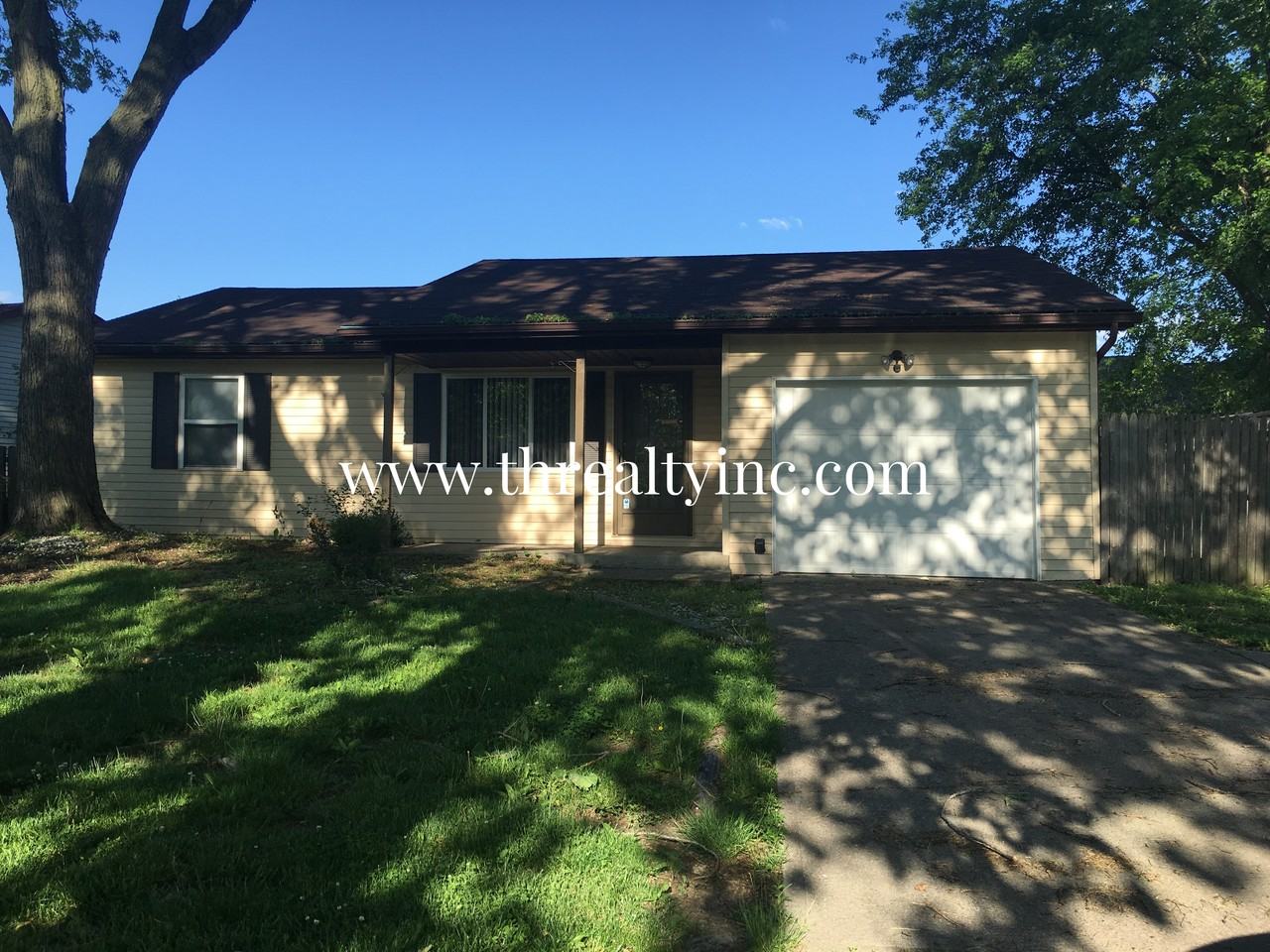 3050 Southwest Dr - Photo 2 of 24