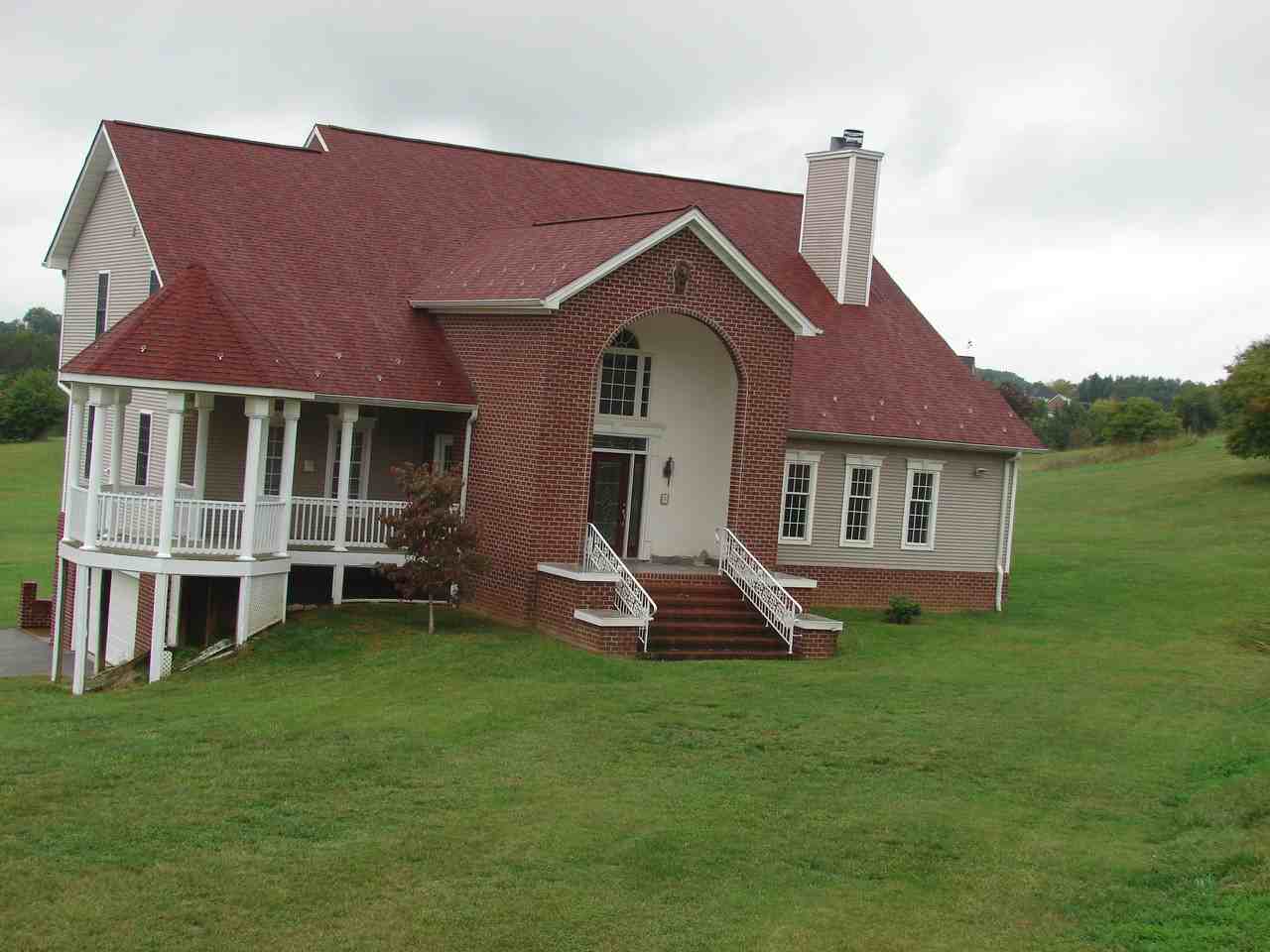 2001 Mountain View Rd - Photo 3 of 16