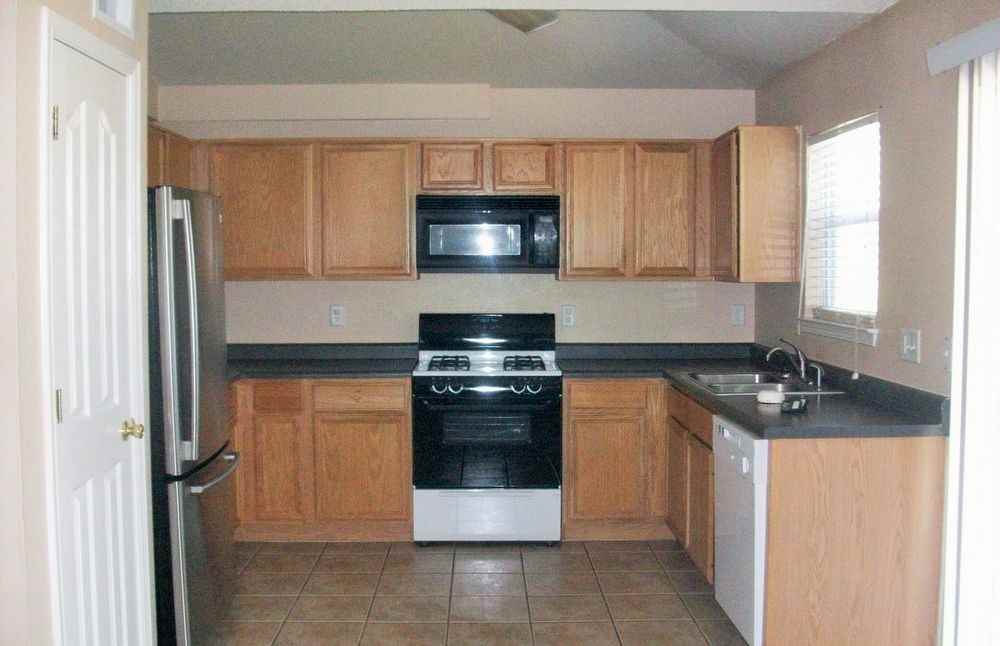 7995 Crescent Moon Ct - Photo 3 of 16