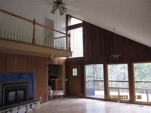 11220 Pleasant Valley Rd - Photo 2 of 7