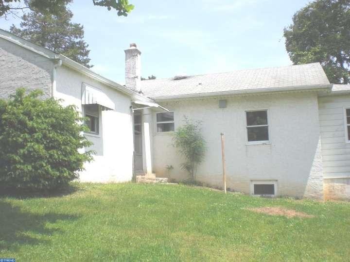 494 Coates Ln - Photo 2 of 12