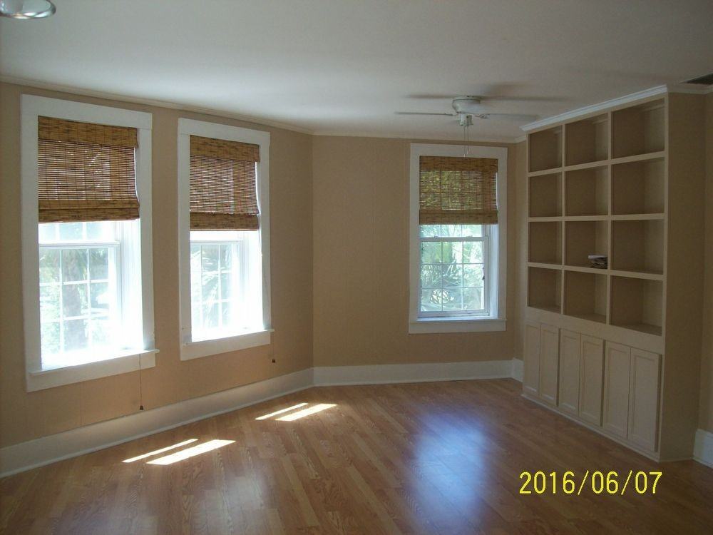 39 White St E - Photo 3 of 6