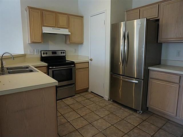 509 Bailey St - Photo 3 of 8