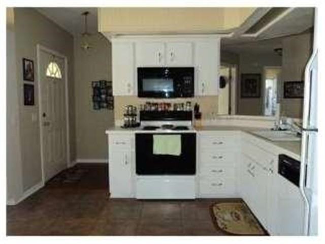 7988 Kaitlin Cir - Photo 2 of 10