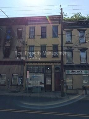 417 Wyandotte St #3