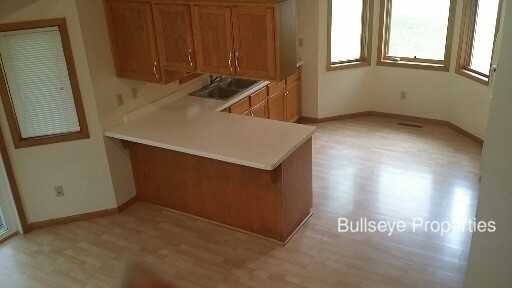 340 Minnesota Ave - Photo 2 of 10