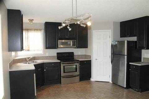 21239 91 Ave NW - Photo 2 of 8