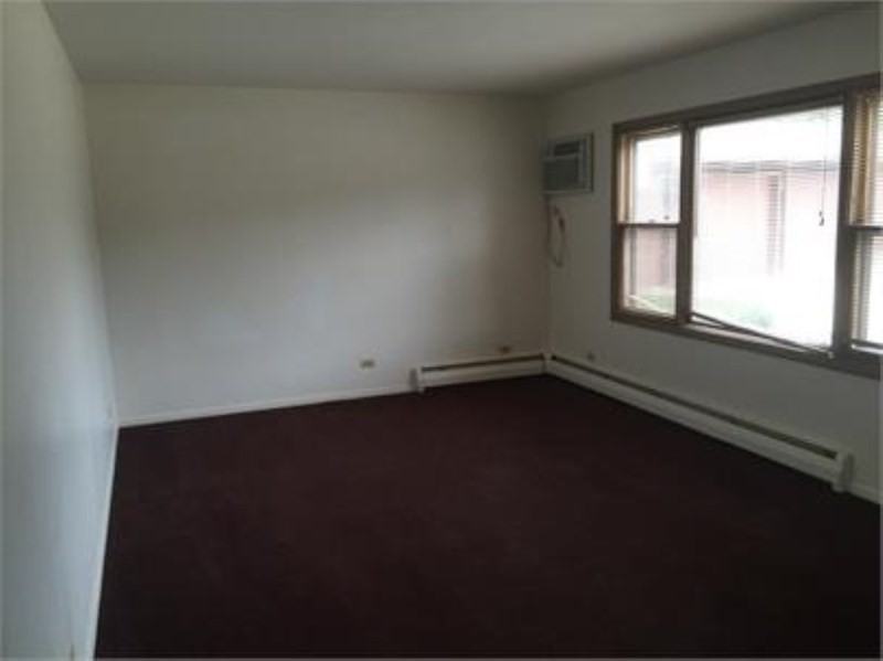 1616 Mark Ave - Photo 2 of 4