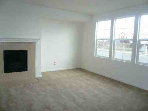 605 Wapello Cir - Photo 2 of 9