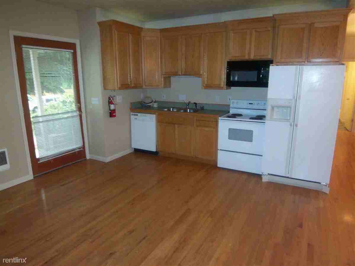 1825 Harris St #3 - Photo 3 of 8