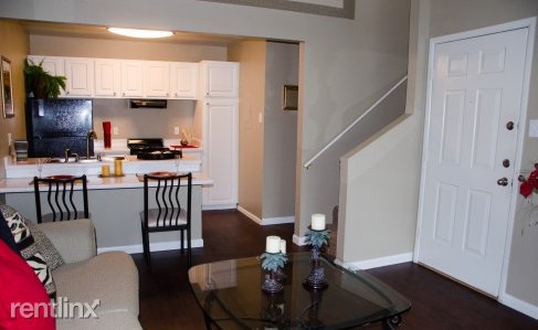 Loop 410 and Bandera Rd ID 1491 - Photo 2 of 9