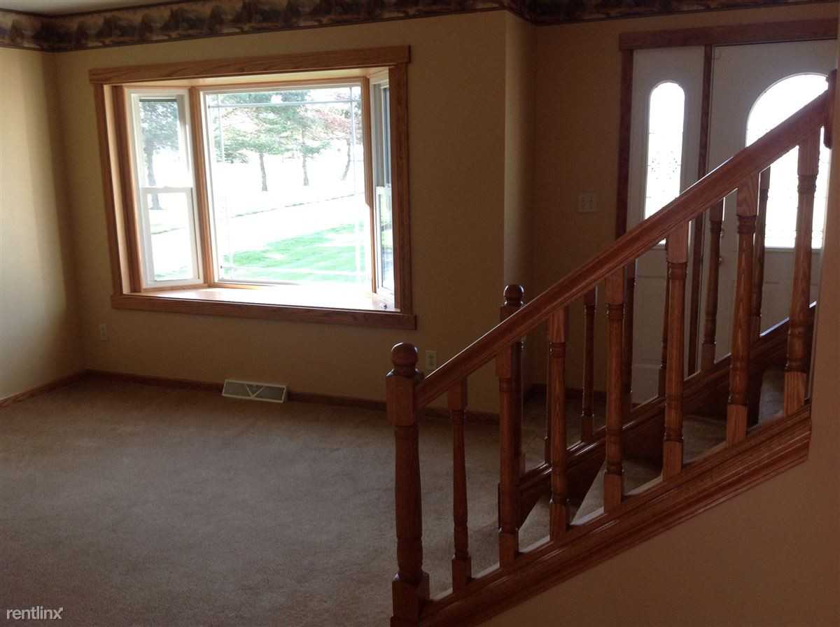 7252 Smalley Rd #B - Photo 2 of 9