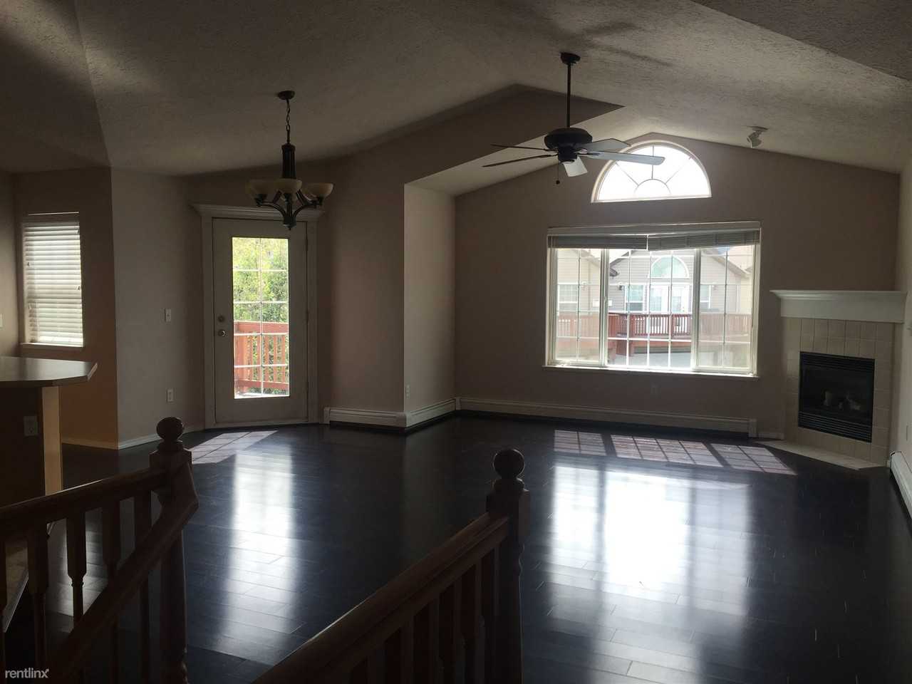 11821 Galloway Loop - Photo 3 of 6