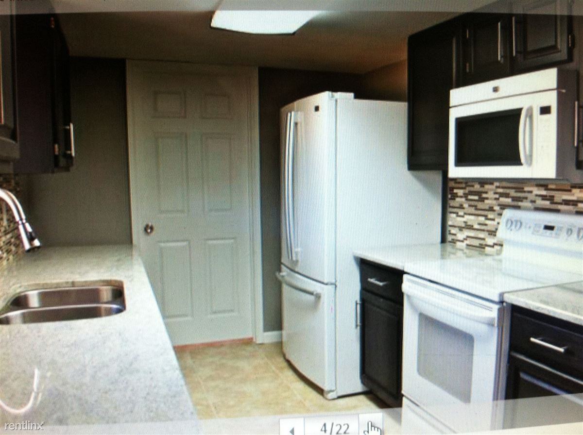 460 W 3rd St - Photo 2 of 10