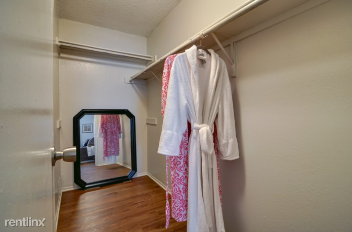 Hwy 90 and General McMullen ID 1426 - Photo 3 of 9