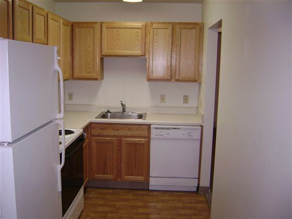 Summit Park Townhomes & Apartments 735 Summit Park Ct, Kalamazoo, MI