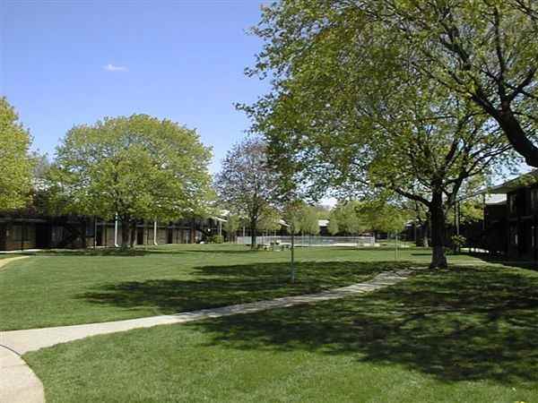 Cambridge House Apartments - Photo 2 of 12