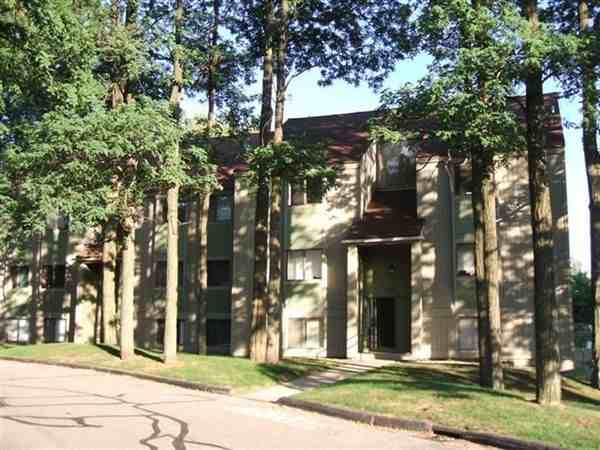 Brighton Glens Apartments - Photo 3 of 15