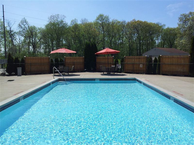 Water's Edge Apartments - Photo 3 of 20