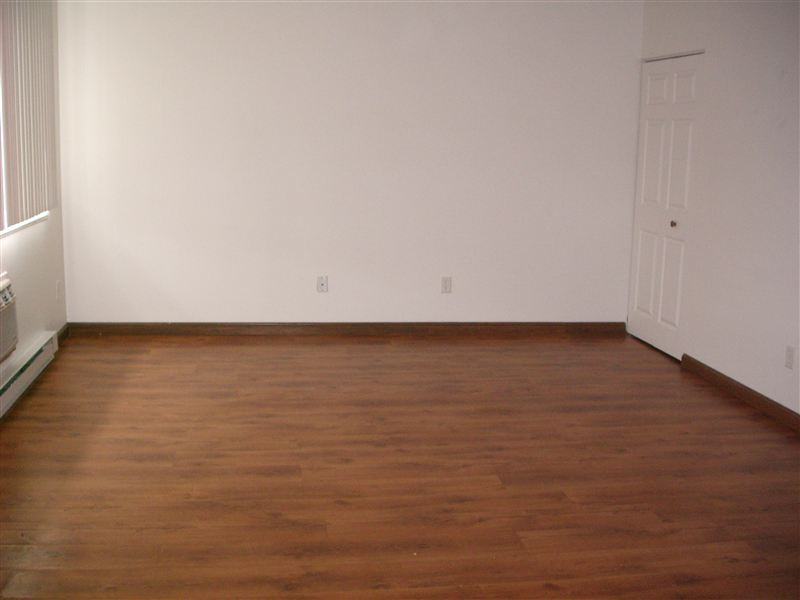 Gull Pointe Apartments - Photo 3 of 14