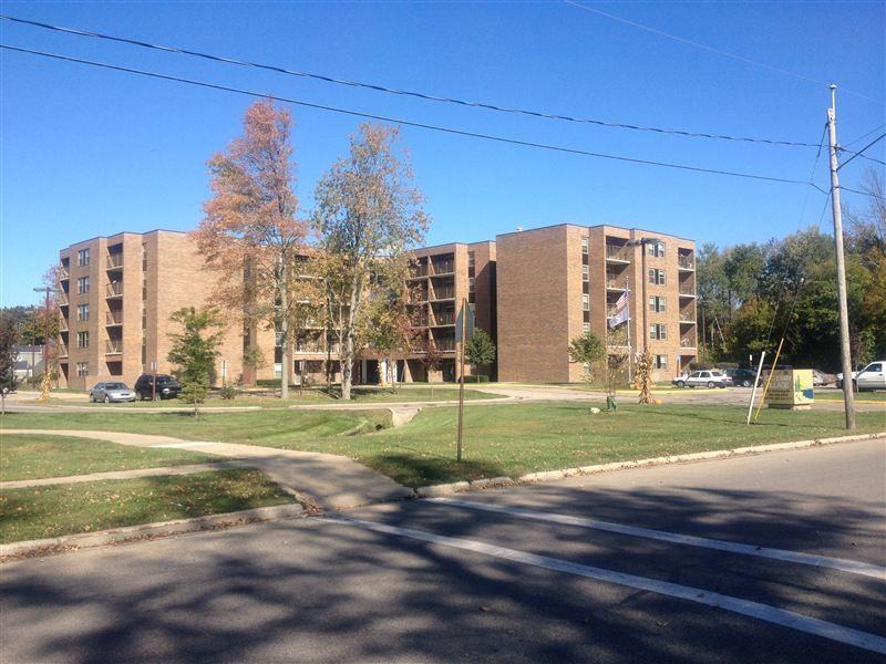 Gateway Village Apartments 235 Gateway Dr, Clare, MI 48617 Zumper