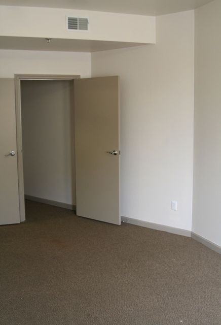 Galston Apartments - Photo 3 of 5