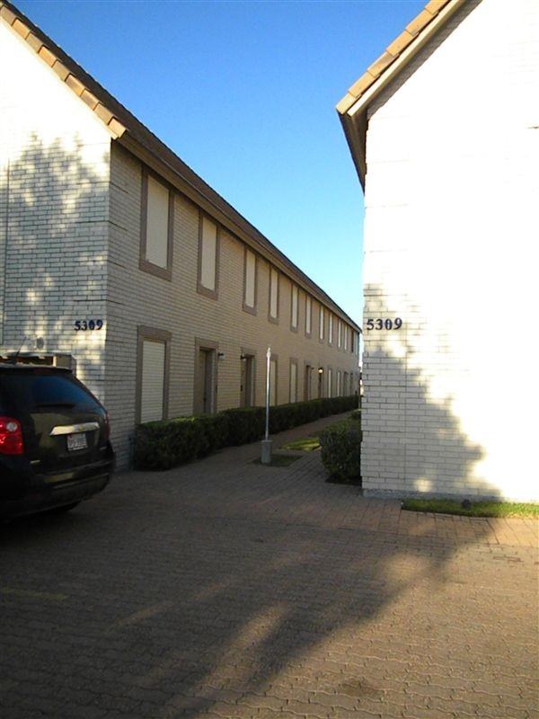 Danubia Apartments - Photo 3 of 28