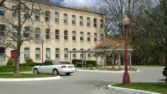 Riverwalk Apartments - Photo 3 of 16